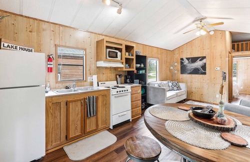 Neal Cabin | Cabin 10~ Cozy Toronto Lake Cabin ~ Walk To The Water 1 Bedroom Cabin by RedAwning