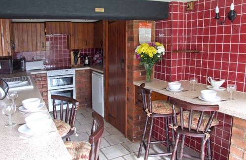 Stourport-on-Severn Cottage | Cabin ∙ 2 bedrooms ∙ 4 guests