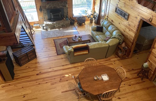 Doniphan Cabin | Cabin 200 yards from Current River Access 13 miles north of Doniphan