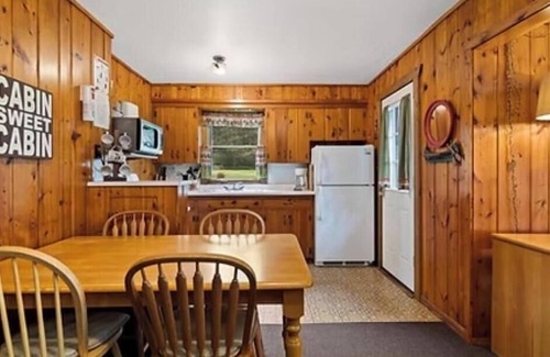 Pine River Apartment | Cabin 3 at Heaths Resort