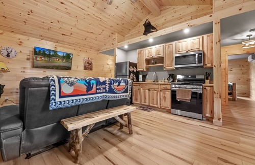 Atlanta Cabin | Cabin # 3 at Northern Comfort w/opt side by side rentals