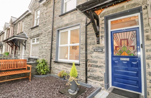 Rhiwbryfdir Cottage | Cabin ∙ 3 bedrooms ∙ 6 guests