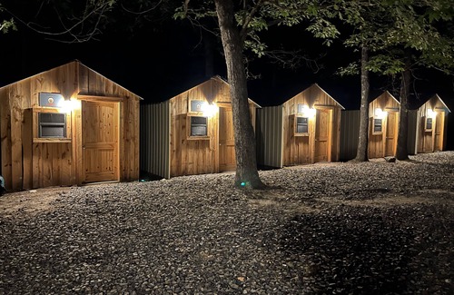 Hatfield RV Rental | Cabin 3 - Rustic Mountain Cabin - Up to 4 persons