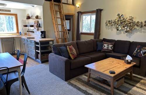 Great Valley Cabin | Cabin - 4 miles from Holiday Valley. Peaceful setting with hot tub.