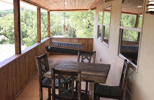 Camp Wood Cabin | Cabin 4 of 7 With Private River Access to the Nueces River