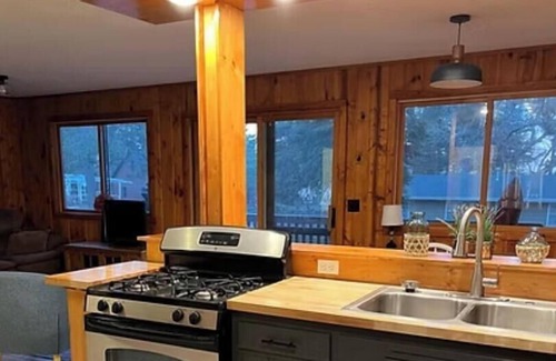 Pine River Apartment | Cabin 6 at Heaths Resort