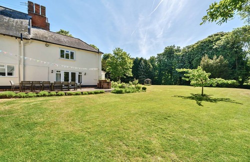 Bedingfield Cottage | Cabin ∙ 6 bedrooms ∙ 14 guests