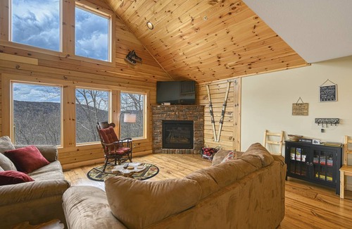 McHenry Cabin | Cabin ∙ 6 bedrooms ∙ 14 guests