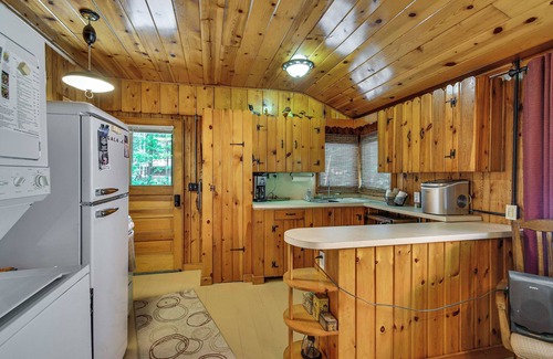 Kalkaska Cottage | Cabin 600' to Manistee Lake Private Shared Access
