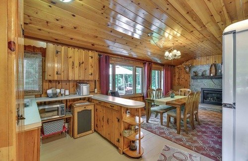 Kalkaska Cottage | Cabin 600' to Manistee Lake Private Shared Access