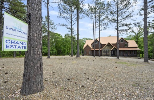 Hochatown Cabin | Cabin ∙ 7 bedrooms ∙ 29 guests