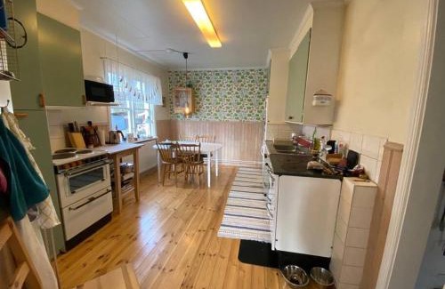 Ostersund Municipality House | Cabin 70m from lake. Big garden