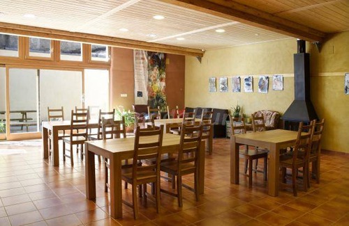 Pinos Puente Cottage | Cabin ∙ 8 bedrooms ∙ 33 guests
