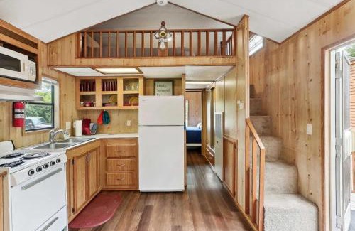 Neal House | Cabin 9 - Toronto Lake- Fishing, Swimming & More! cabin