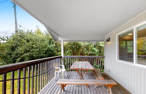 Manzanita House | Cabin at the Beach MCA 1263