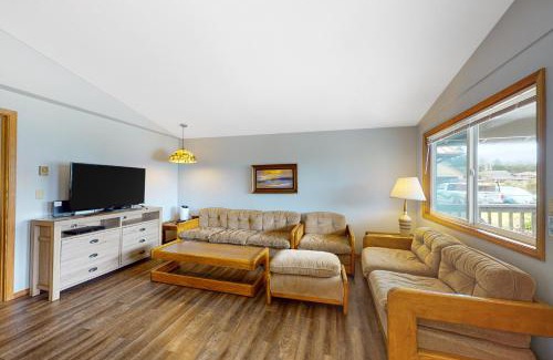 Manzanita House | Cabin at the Beach MCA 1263