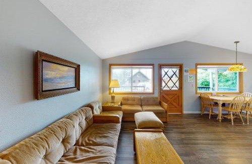 Manzanita House | Cabin at the Beach MCA 1263