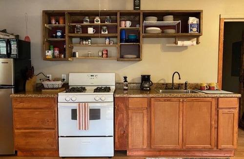 New Castle House | Cabin by the River