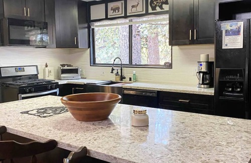 Running Springs Cabin | Cabin Chateau Relaxo Cabin large game room. Walking distance to town.