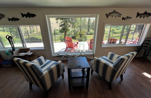 Union House | Cabin - Hot Tub - View - Abundant Wildlife - Private - 120 Acres - River -Spring