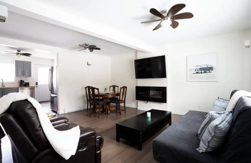 Gimli Cabin | Cabin in South Beach - Steps from the beach