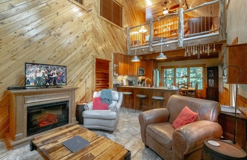 Vilas Cabin | Cabin in Wonderful Mountaintop Setting