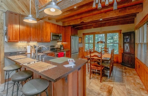 Vilas Cabin | Cabin in Wonderful Mountaintop Setting