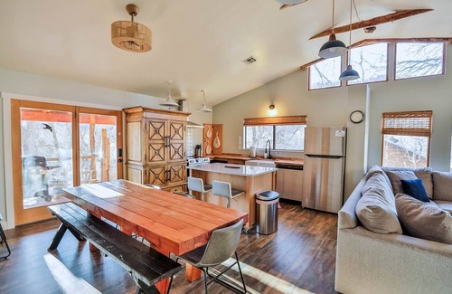 Glendale Cabin | Cabin located near Zion and Bryce! Southern Utah Stargazing Dream! Hot Tub!