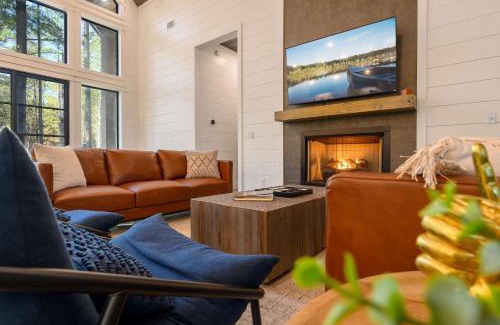 Hochatown House | CABIN - Near BLACK MOUNTAIn