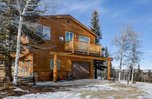 Indian Mountain House | Cabin On 13 Acres With A Pool Table And Jacuzzi Tub