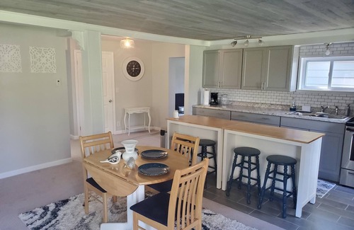 East Jordan Cabin | Cabin on Jordan River!