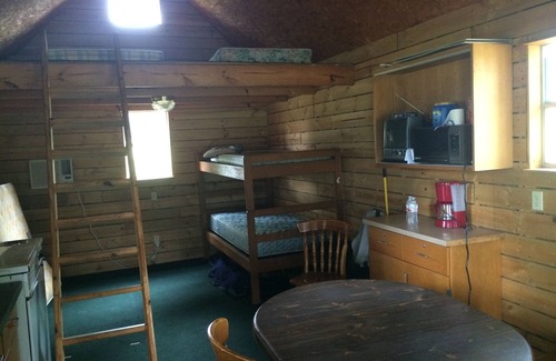 Red Rock Cabin | Cabin on Private Ranch 16 miles from F1 Track