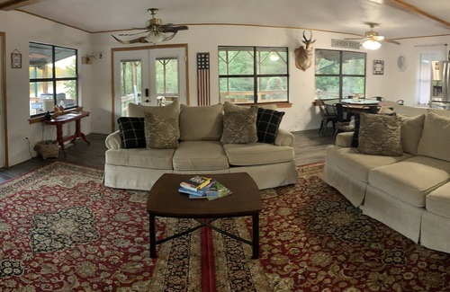 Doniphan House | Cabin Right on Current River, conveniently located close to town.