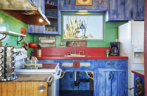 Joshua Tree Cabin | 🌵Cabin Under the Stars - Hot Tub, BBQ and Firepit🌵