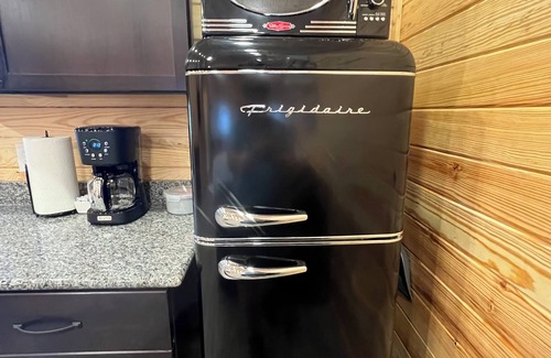 Paige Cabin | Cabin Unit 6 of 6 with AC and WiFi in lovely Paige