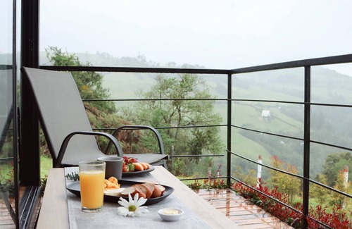 La Calera Cabin | Cabin with private Jacuzzi in La Calera-Cundinamarca. Caneiros Cabin