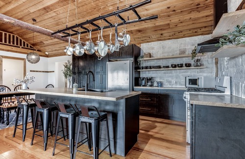Paluxy Cabin | Cabin with Views, Hot Tub, Pickleball, & Game Building on 16 Acres!