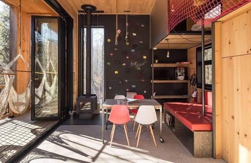 Eastman Cabin | Cabin Zoobox 56 Summa