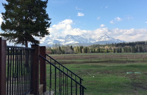 Polebridge Cabin | Cabins At Hay Creek Beautiful Log Cabin Stunning Views Glacier National Park