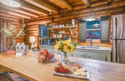 Wimberley Cabin | Cabins on the Square: Creek House
