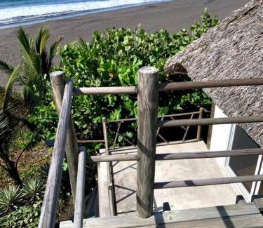 Monterrico House | Cabo tortugas - casa