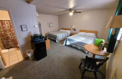McLean Hotel | Cactus Inn