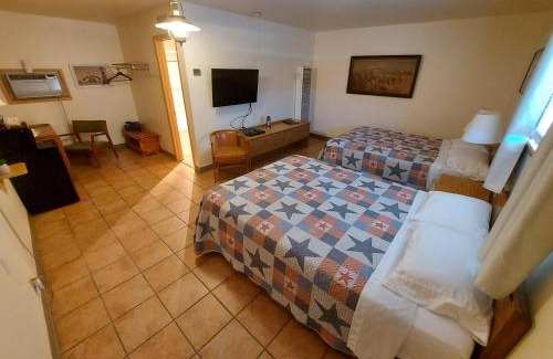 McLean Hotel | Cactus Inn