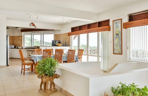 Gate Park Villa | Cadasse 1BR in Windward Hills by Personal Villas - Pool Deck, Wonderful Gardens