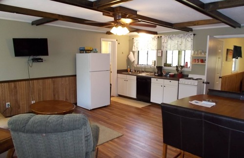 Caddo Gap Cabin | Caddo River Crossing - The Barn Cabin - Has access to the Caddo River