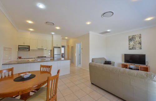 West Tamworth Hotel | Cadman Motor Inn & Apartments