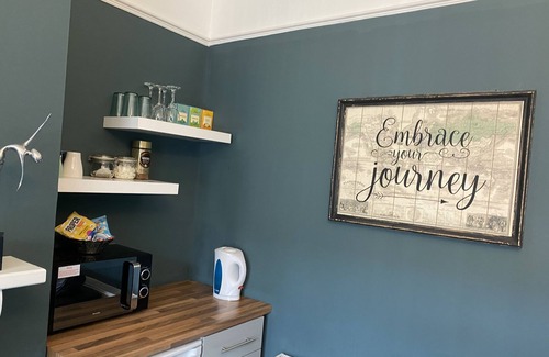 Riverside Apartment | Caerphilly Suite @ Inn Cardiff