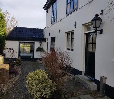 Het Kalf Bed & Breakfast | Café Brasserie Het Heerenhuis