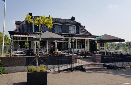 Het Kalf Bed & Breakfast | Café Brasserie Het Heerenhuis