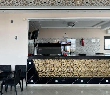 Meknes-Tafilalet Apartment | Cafe Restaurant Moove Oil
